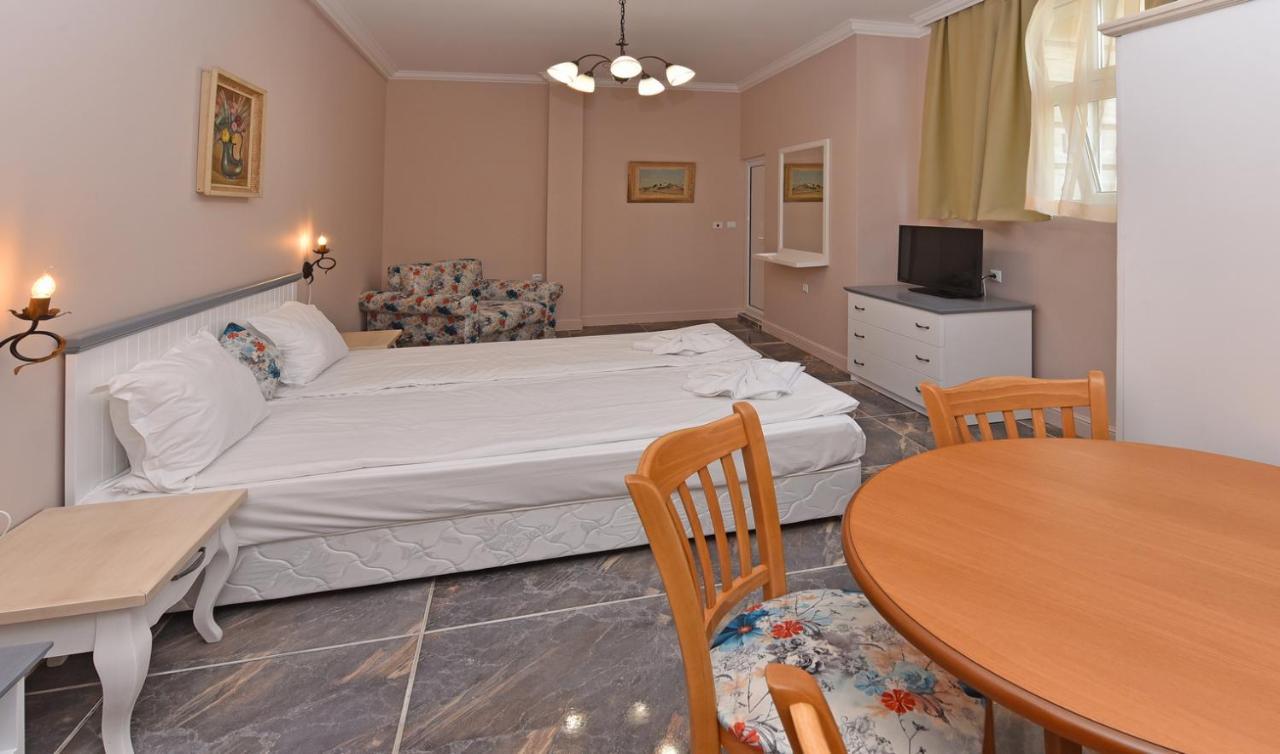 Sirena Palace Family Hotel Obzor Buitenkant foto
